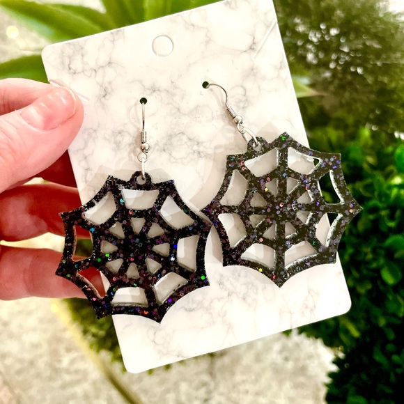 Spiderweb Earrings - Picture 4 of 7